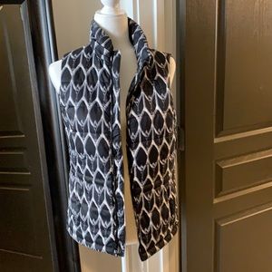 North Face vest- size S